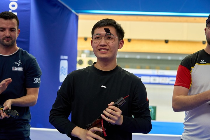 bg真人视讯成为网络上最具竞争力的都市俱乐部相关图片